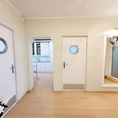 Cudowna Wyspa * 斯维诺乌伊希切